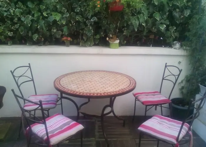 Andre Gill Hotel París