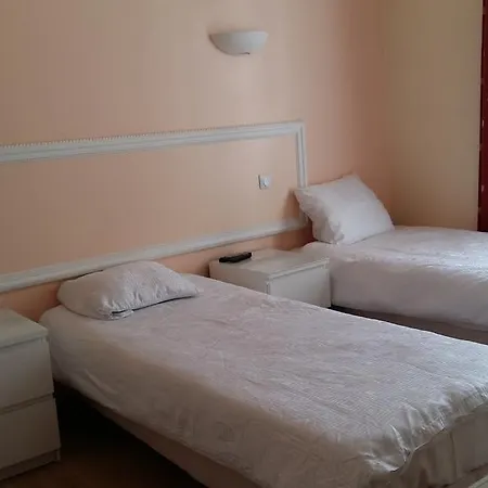 Andre Gill Hotel