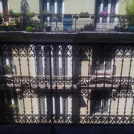 Andre Gill ホテル パリ