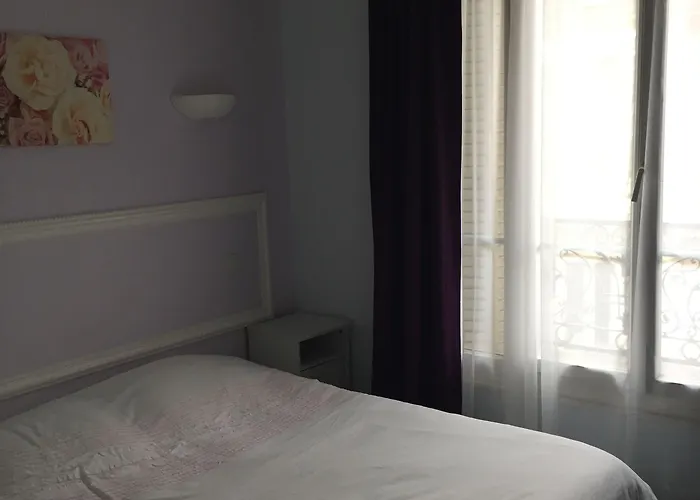 Andre Gill Hotel 2*