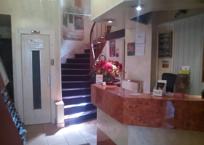 Andre Gill Hotel