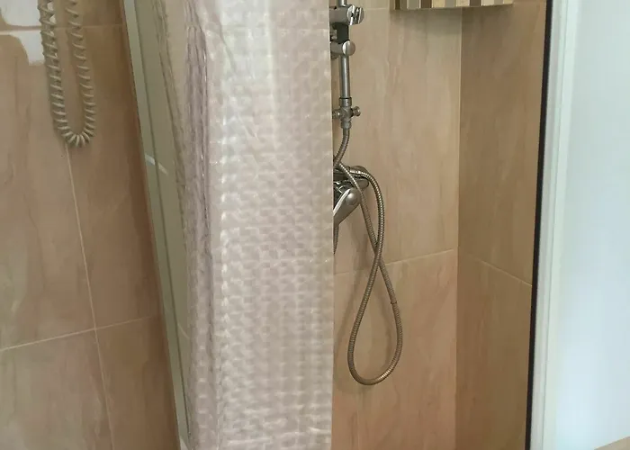 Andre Gill 2* باريس