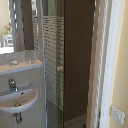 Andre Gill Otel 2*